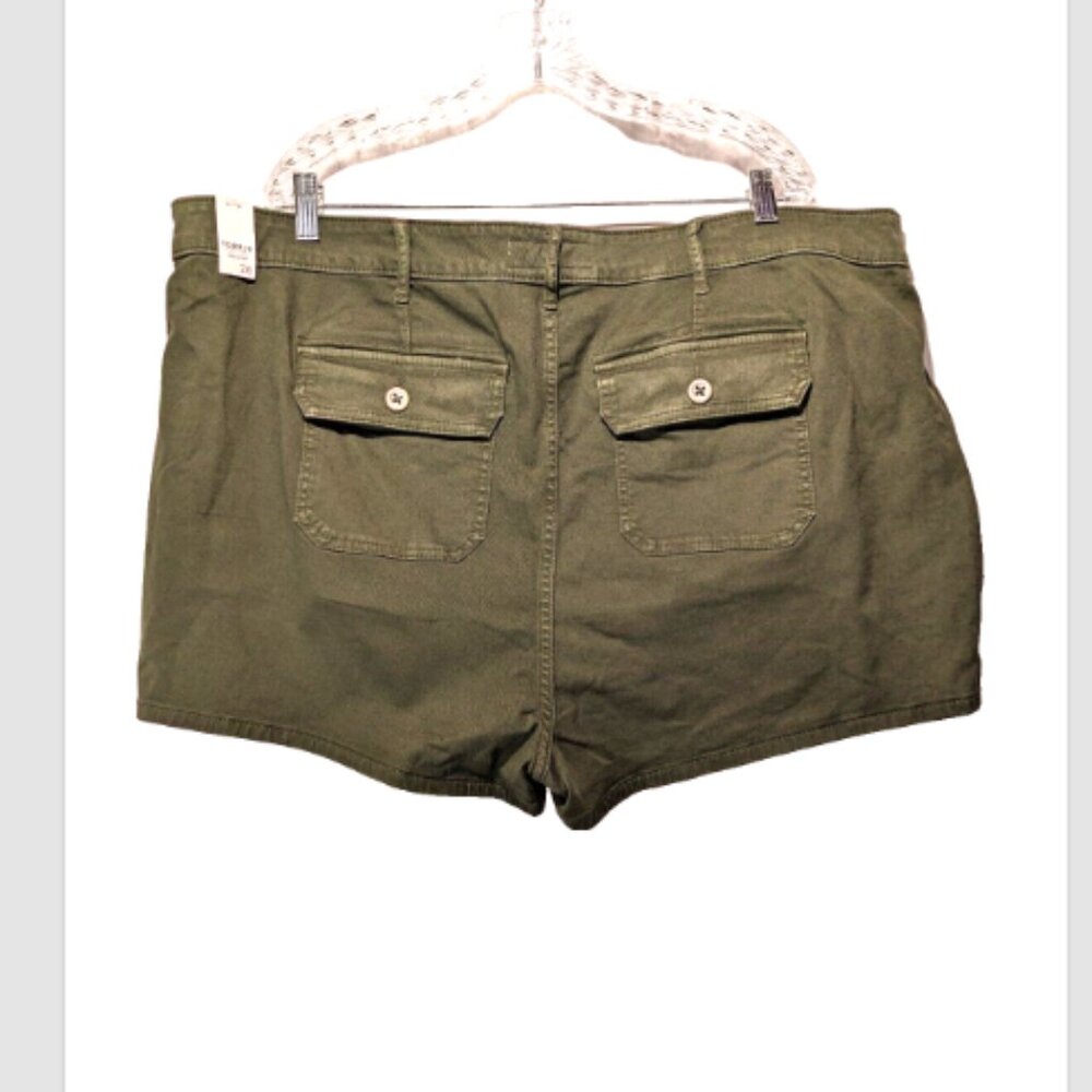 NEW Torrid Stretch Button Fly Hi-Rise 3" Oliv Twill Military Shorts Plus 26 - Picture 2 of 2